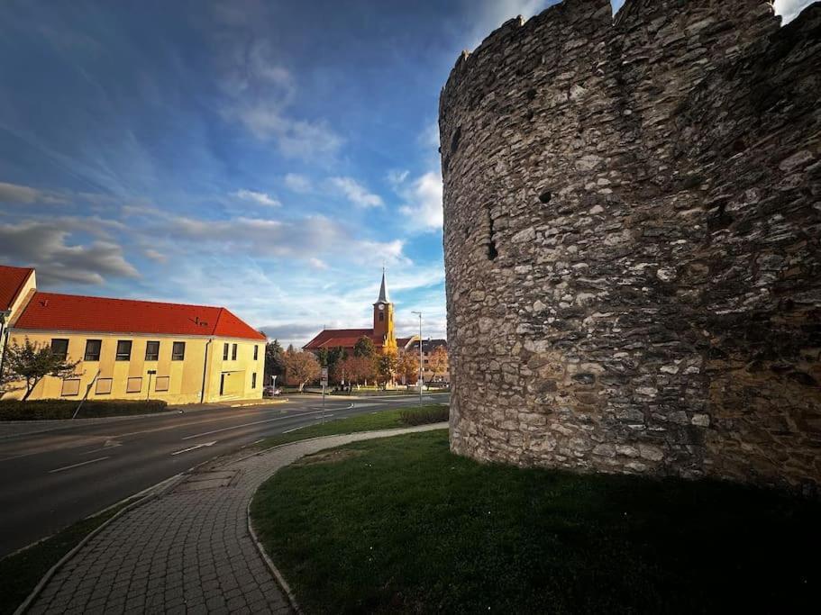 M18 - Csak Egy Lepes A Toertenelmi Belvaros - Free Parking Pecs Exterior photo